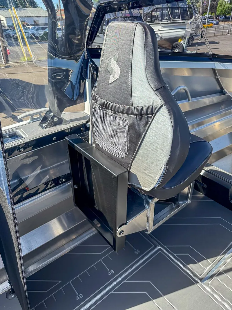 Slide: The Image of Stabi-Craft 1550 Fisher 2025 - 18