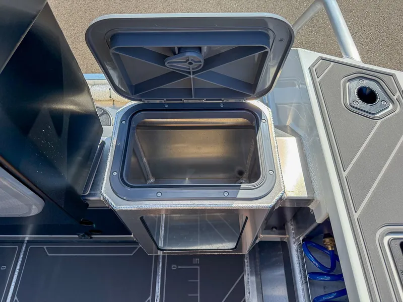 Slide: The Image of Stabi-Craft 1550 Fisher 2025 - 19