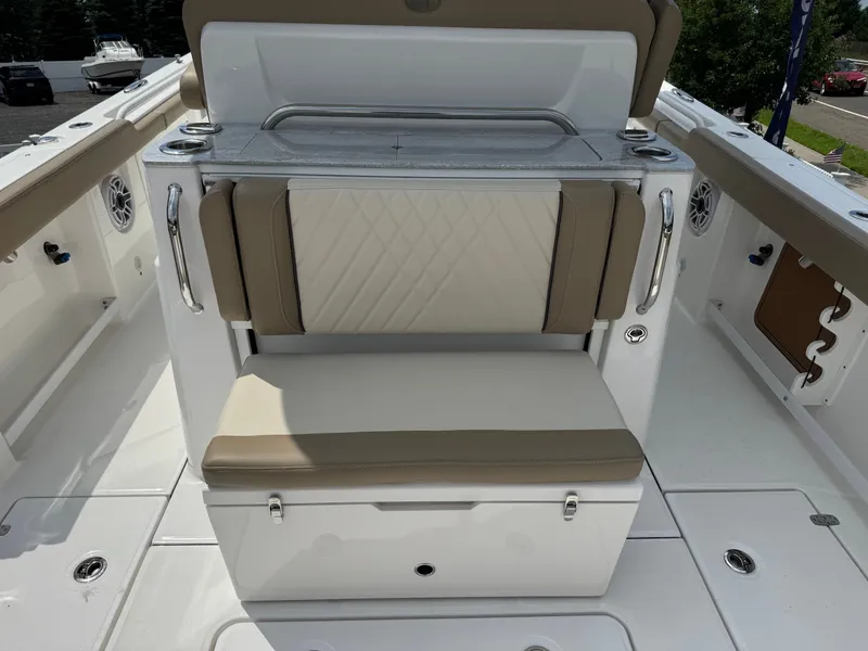 Slide: The Image of Everglades 315 Center Console 2024 - 21