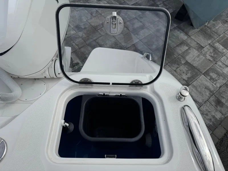 Slide: The Image of Everglades 315 Center Console 2024 - 26