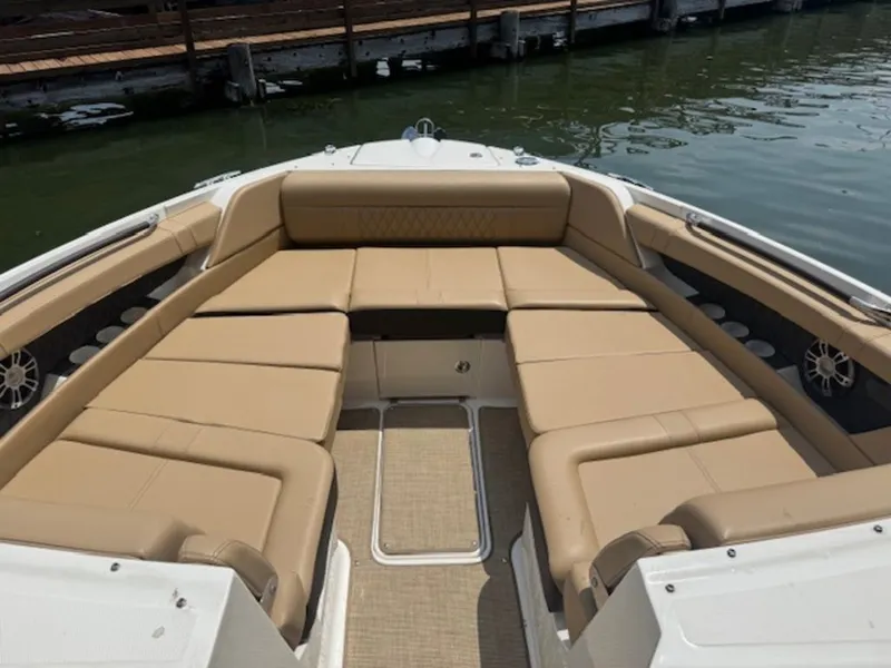 Slide: The Image of Sea Ray SLX 350 2024 - 16