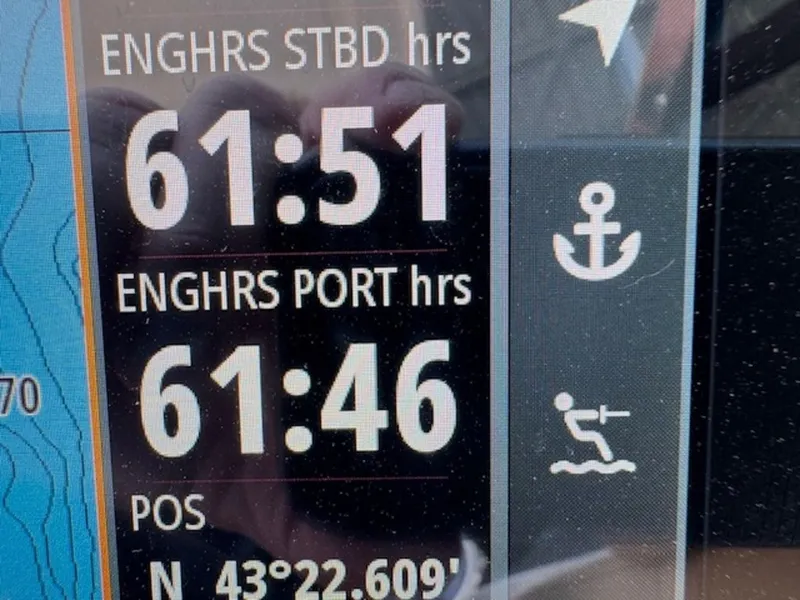 Slide: The Image of Sea Ray SLX 350 2024 - 21