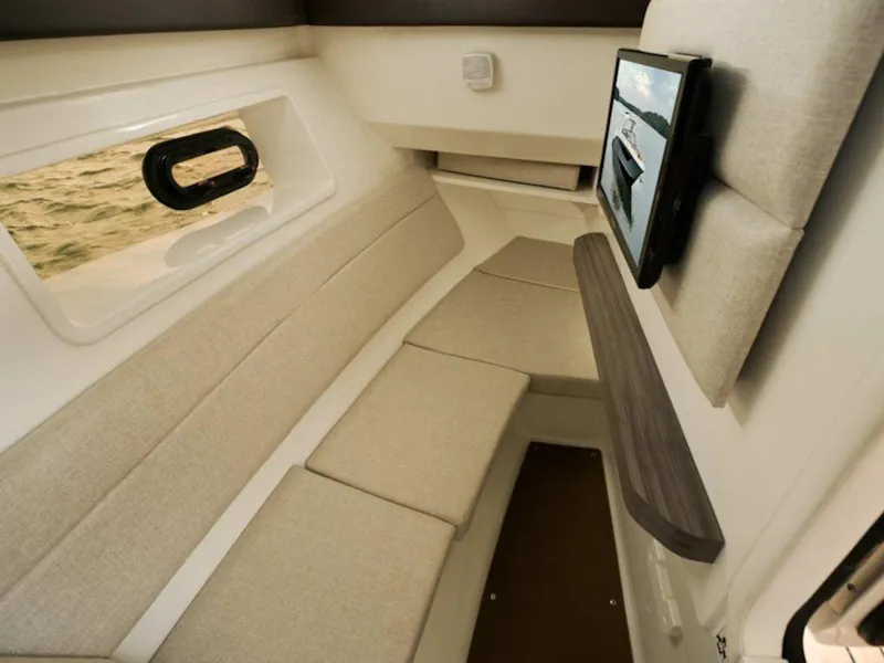 Slide: The Image of Sea Ray SLX 350 2024 - 6