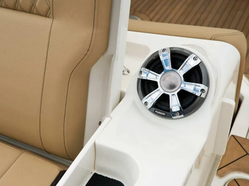 Slide: The Image of Sea Ray SLX 350 2024 - 8