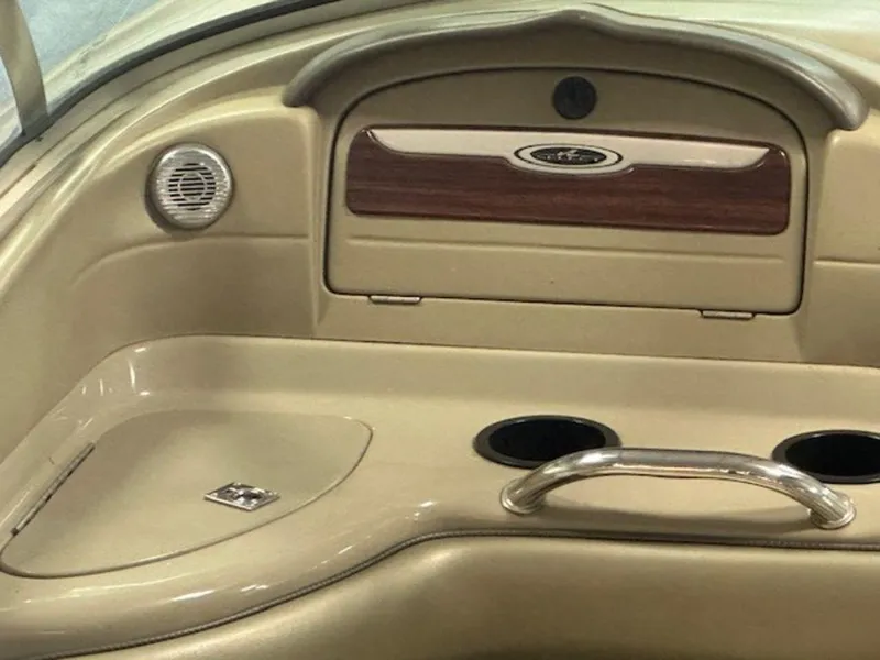 Slide: The Image of Sea Ray 240 Select 2004 - 7