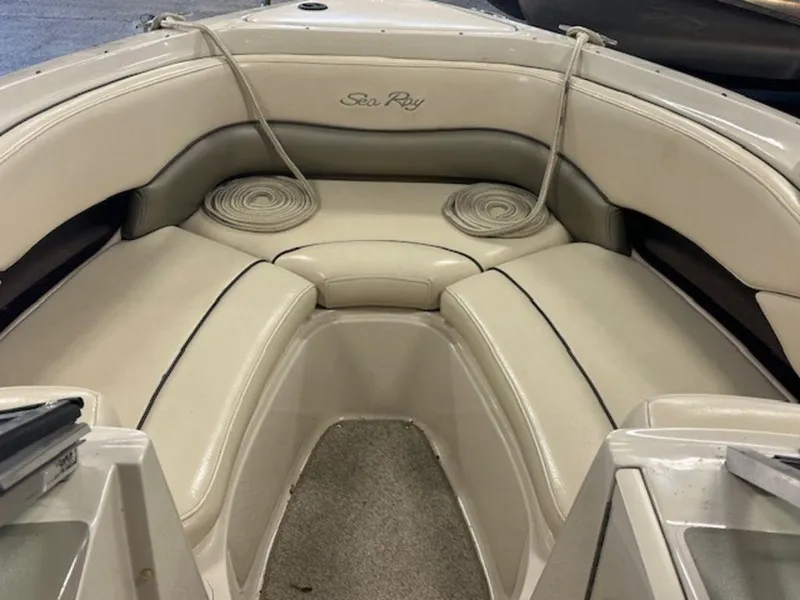 Slide: The Image of Sea Ray 240 Select 2004 - 8