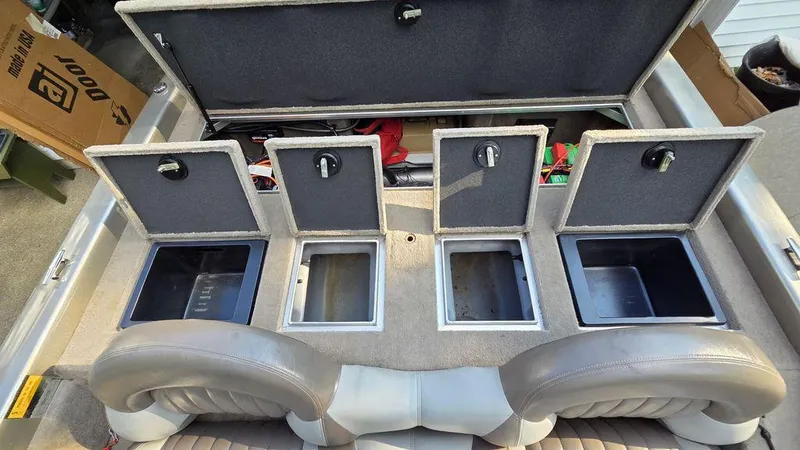 Slide: The Image of Tracker TX17 2001 - 12