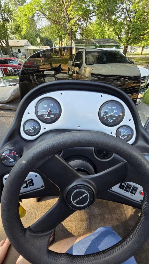 Slide: The Image of Tracker TX17 2001 - 2