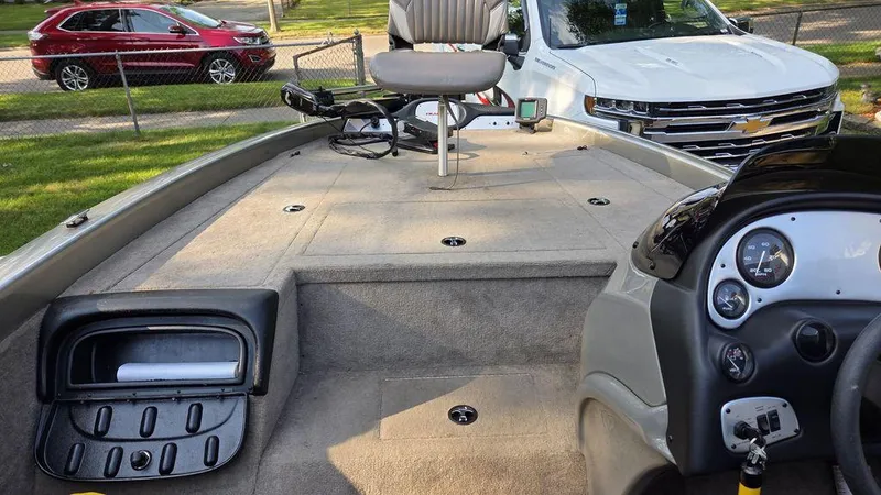 Slide: The Image of Tracker TX17 2001 - 6