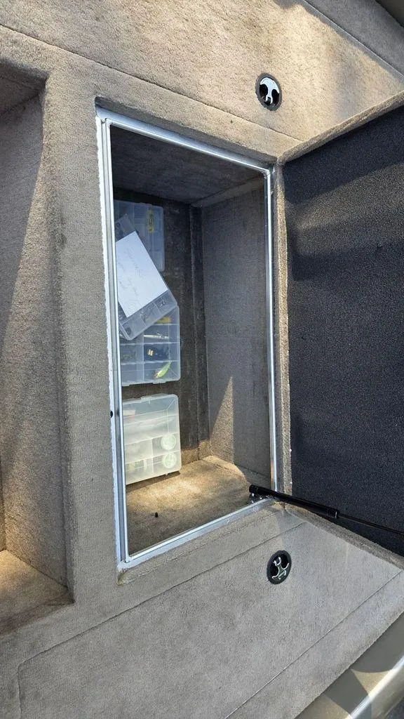 Slide: The Image of Tracker TX17 2001 - 8