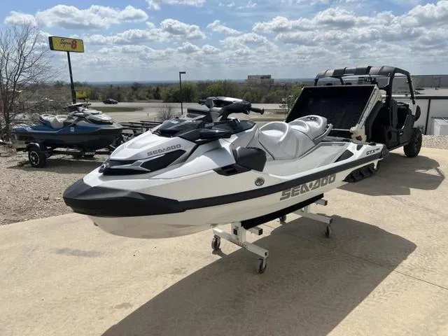 Slide: The Image of Sea-Doo GTX 2025 - 4