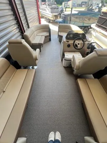 Slide: The Image of Veranda Vista View 20RC 2025 - 3