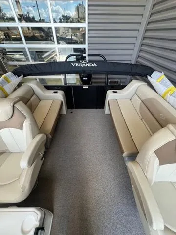 Slide: The Image of Veranda Vista View 20RC 2025 - 5