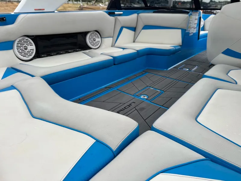 Slide: The Image of Centurion Vi24 2020 - 12