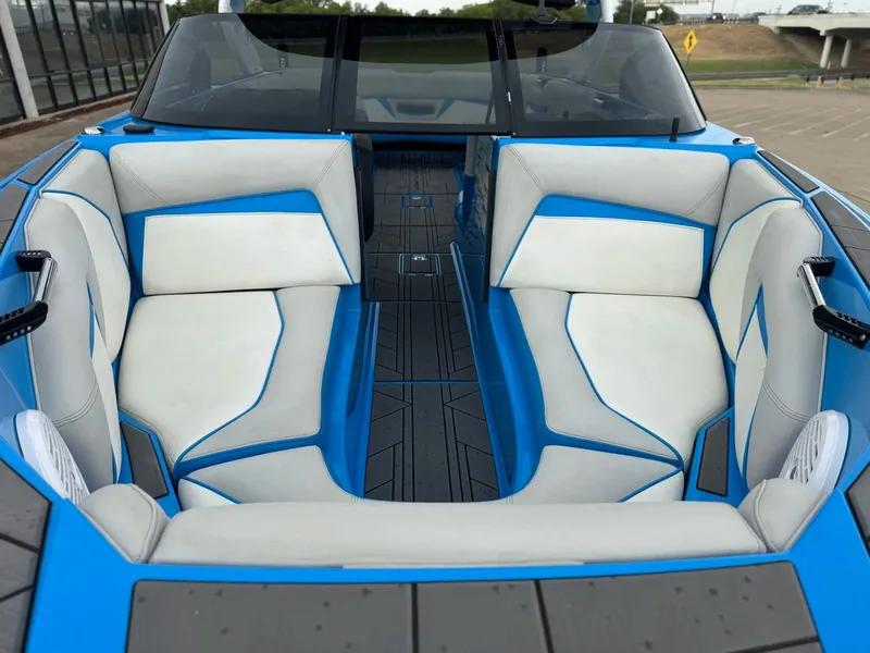 Slide: The Image of Centurion Vi24 2020 - 19