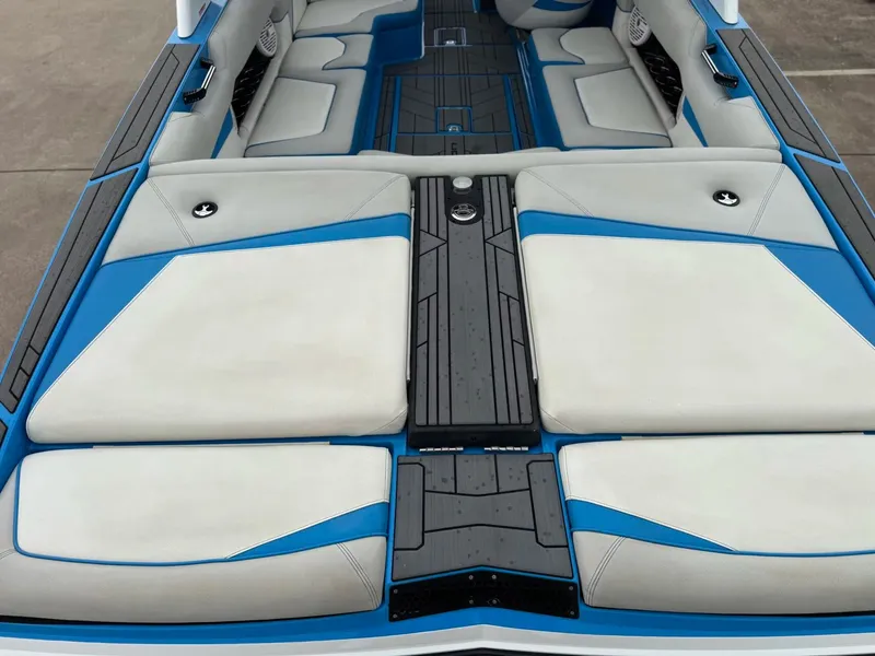 Slide: The Image of Centurion Vi24 2020 - 8