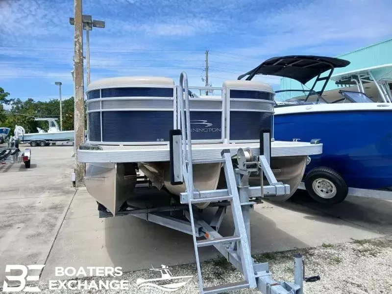 Slide: The Image of Bennington 22 SX 2019 - 3