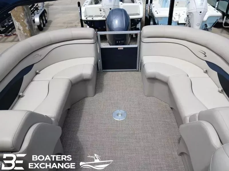 Slide: The Image of Bennington 22 SX 2019 - 4