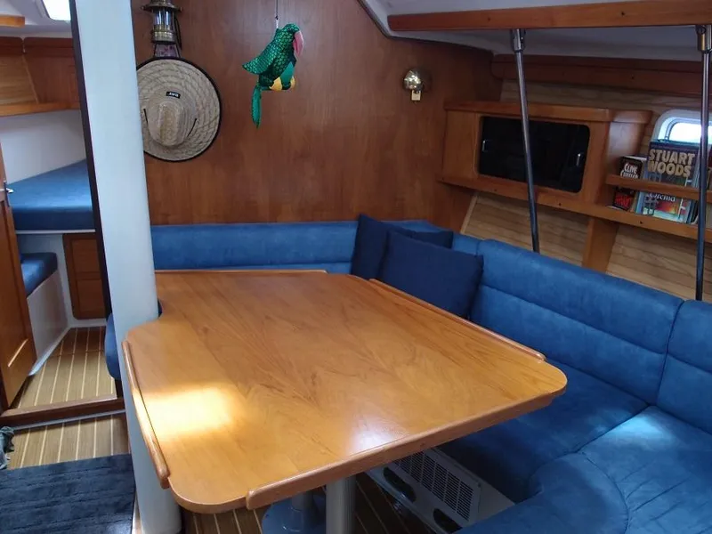 Slide: The Image of Catalina 400 1996 - 18