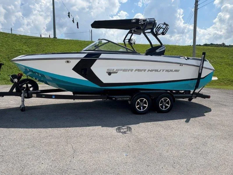 Slide: The Image of Nautique G23 2016 - 24