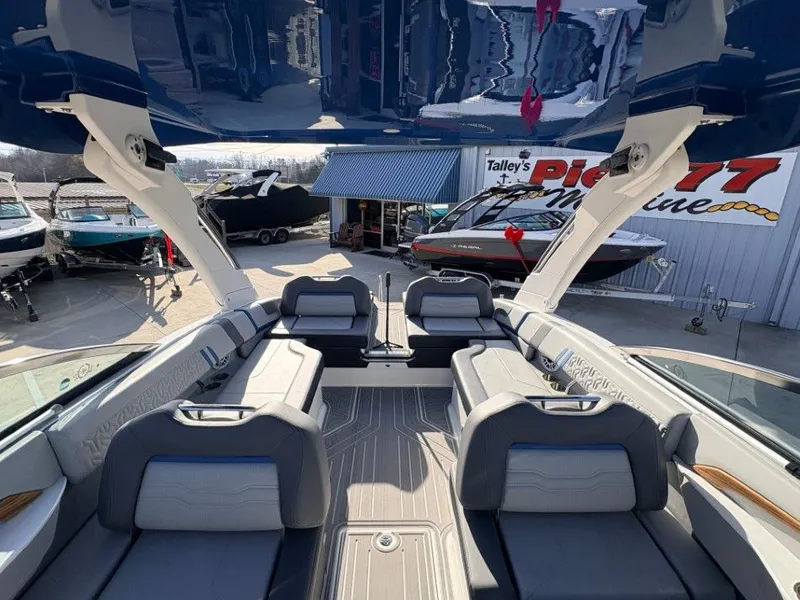 Slide: The Image of Regal LS9 Surf Ultimate 2026 - 14