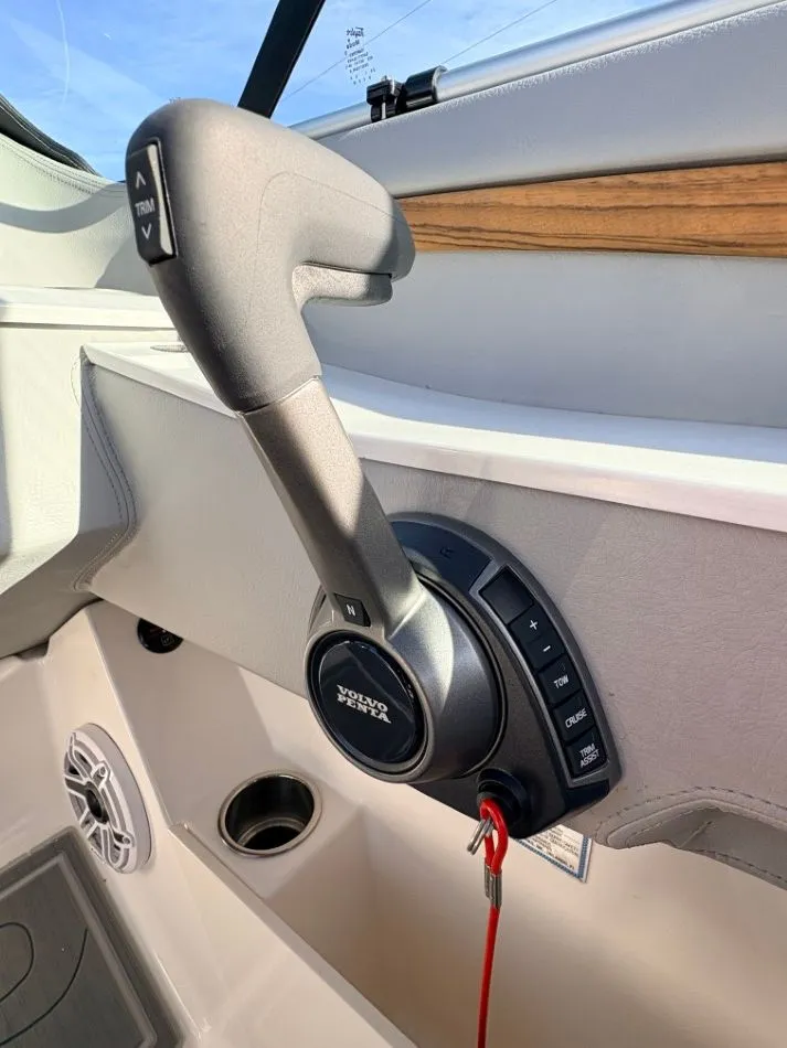 Slide: The Image of Regal LS9 Surf Ultimate 2026 - 17