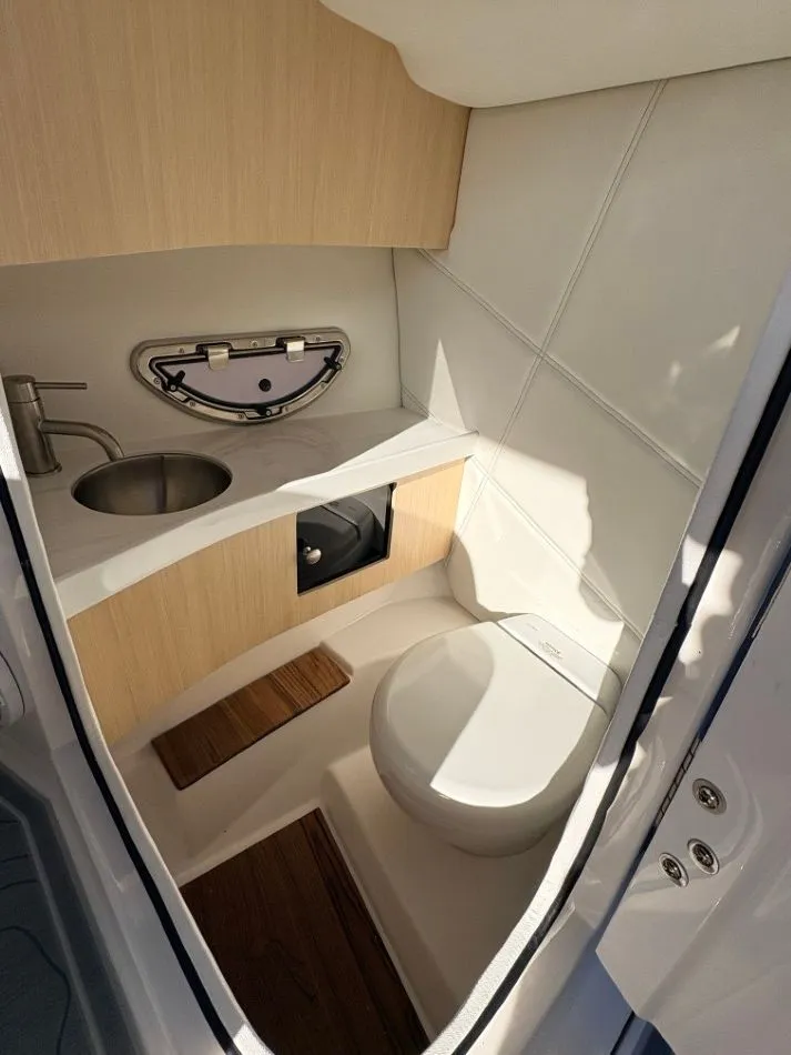 Slide: The Image of Regal LS9 Surf Ultimate 2026 - 22