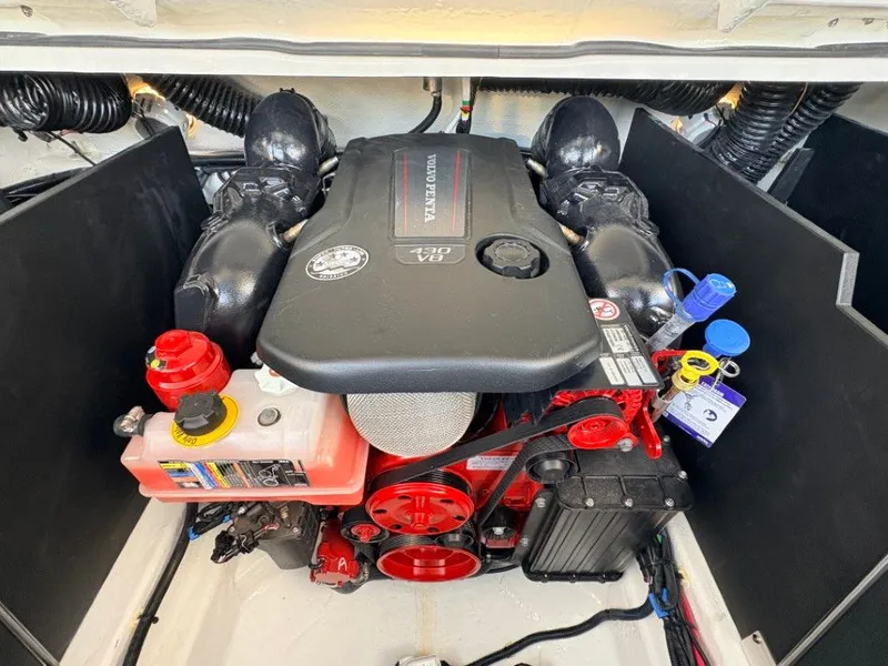 Slide: The Image of Regal LS9 Surf Ultimate 2026 - 27