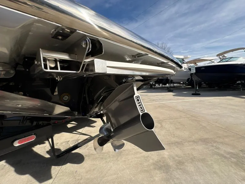 Slide: The Image of Regal LS9 Surf Ultimate 2026 - 28