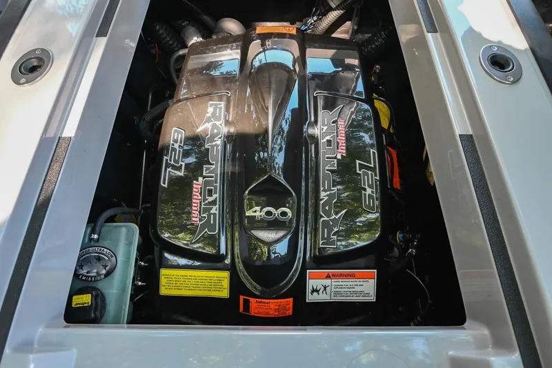 Slide: The Image of 2021 Moomba Kaiyen engine, Raptor 6.2L, Indmar, detailed view. - 37