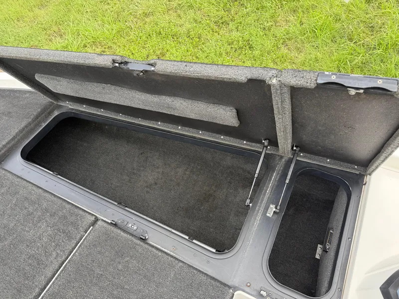 Slide: The Image of Skeeter FX21 2011 - 52