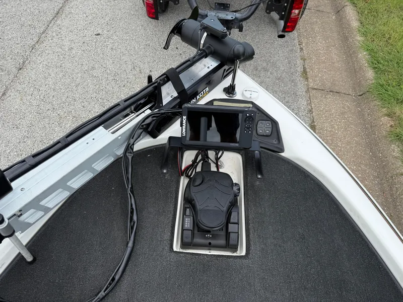 Slide: The Image of Skeeter FX21 2011 - 54