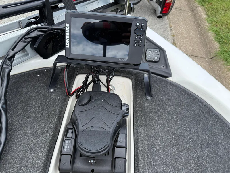 Slide: The Image of Skeeter FX21 2011 - 55