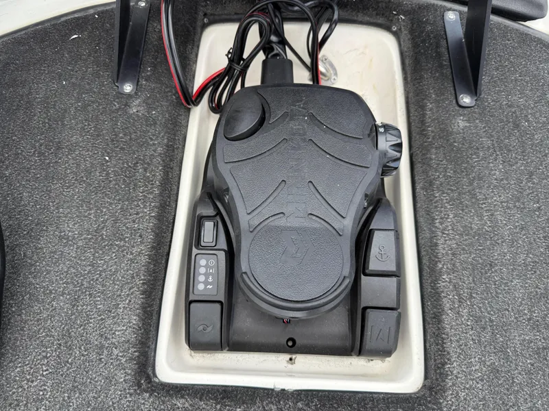 Slide: The Image of Skeeter FX21 2011 - 56