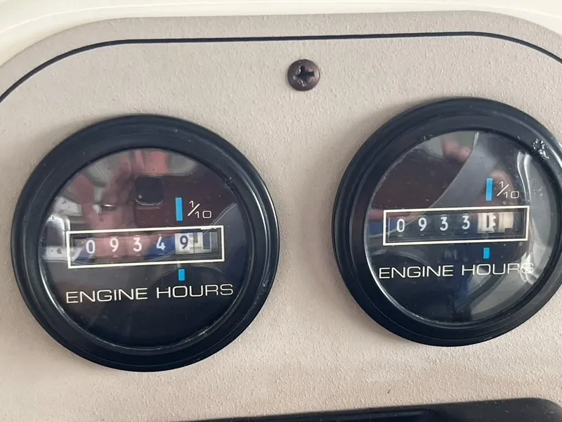 Slide: The Image of Engine hour meters on 1998 Carver 455 Aft Cabin Motoryacht dashboard. - 45