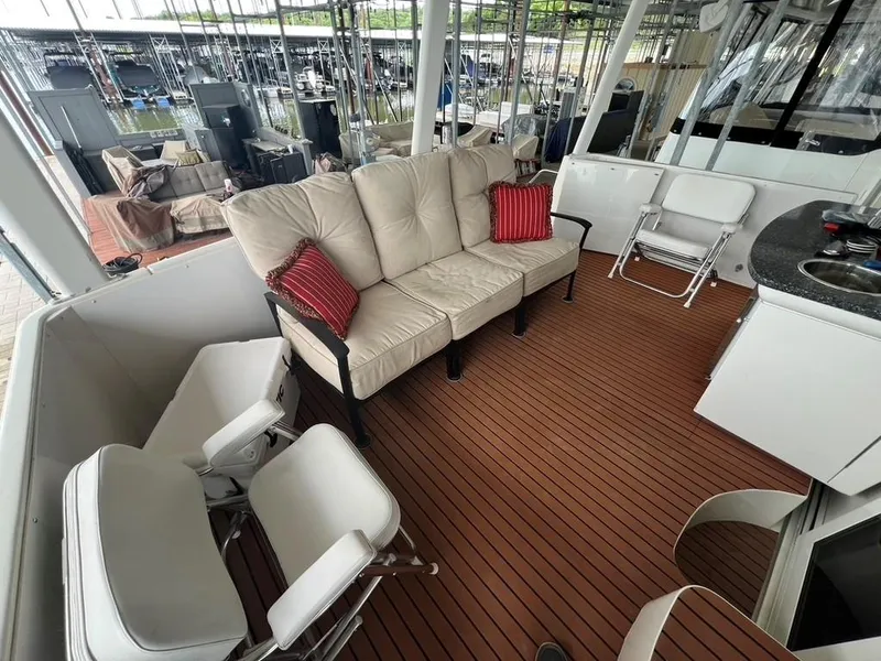 Slide: The Image of Carver 455 Aft Cabin Motoryacht 1998 - 53