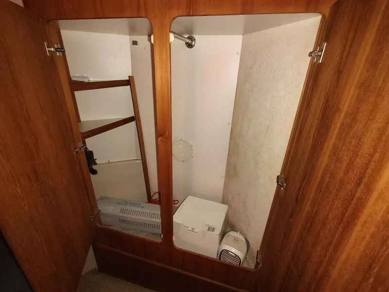 Slide: The Image of Carver 36 Aft Cabin Motor Yacht 1992 - 67