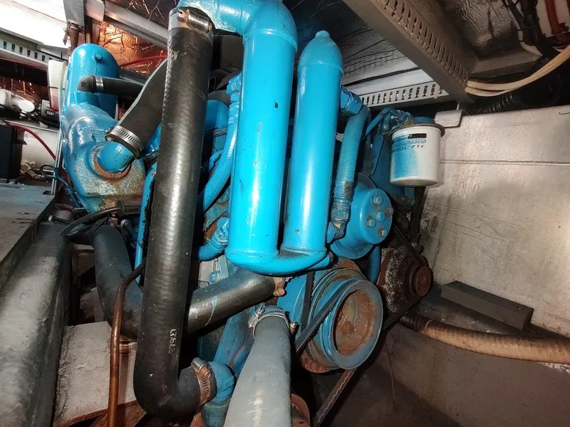 Slide: The Image of Carver 36 Aft Cabin Motor Yacht 1992 - 96