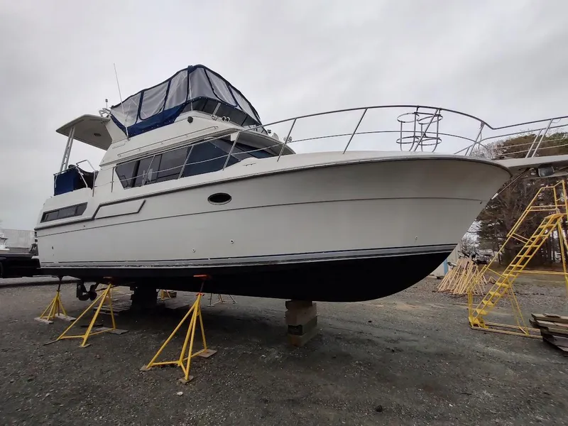 Slide: The Image of Carver 36 Aft Cabin Motor Yacht 1992 - 99