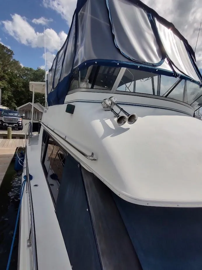 Slide: The Image of Carver Yachts 36 Aft Cabin Motoryacht 1992 - 10