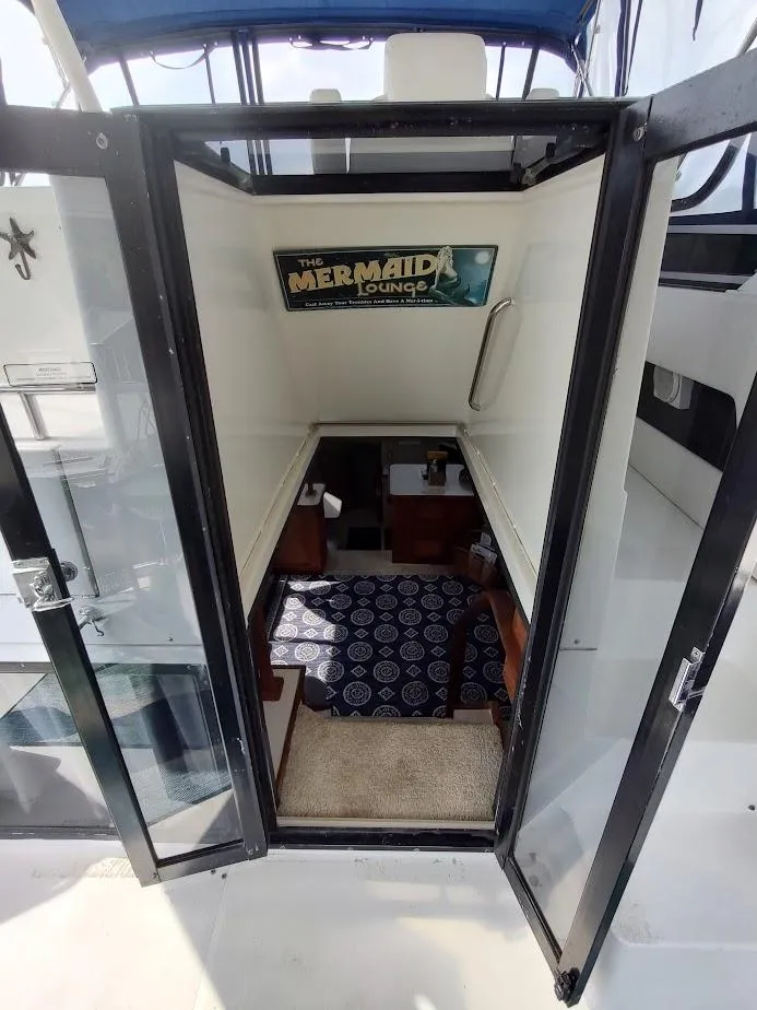 Slide: The Image of Carver Yachts 36 Aft Cabin Motoryacht 1992 - 33