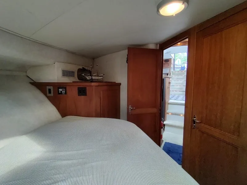 Slide: The Image of Carver Yachts 36 Aft Cabin Motoryacht 1992 - 51