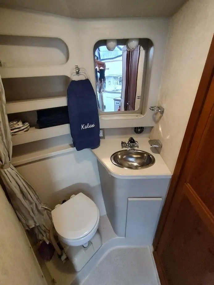 Slide: The Image of Carver Yachts 36 Aft Cabin Motoryacht 1992 - 53