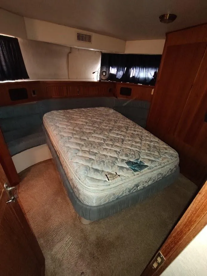 Slide: The Image of Carver Yachts 36 Aft Cabin Motoryacht 1992 - 61