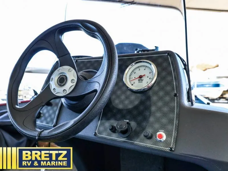 Slide: The Image of Tracker Bass Tracker Classic XL 2026 - 14