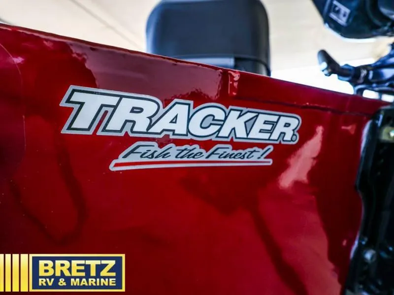 Slide: The Image of Tracker Bass Tracker Classic XL 2026 - 18