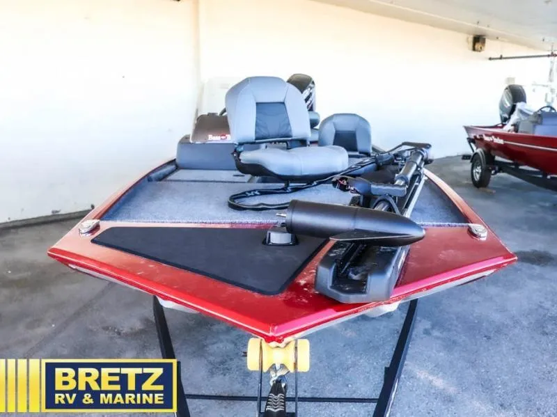 Slide: The Image of Tracker Bass Tracker Classic XL 2026 - 3