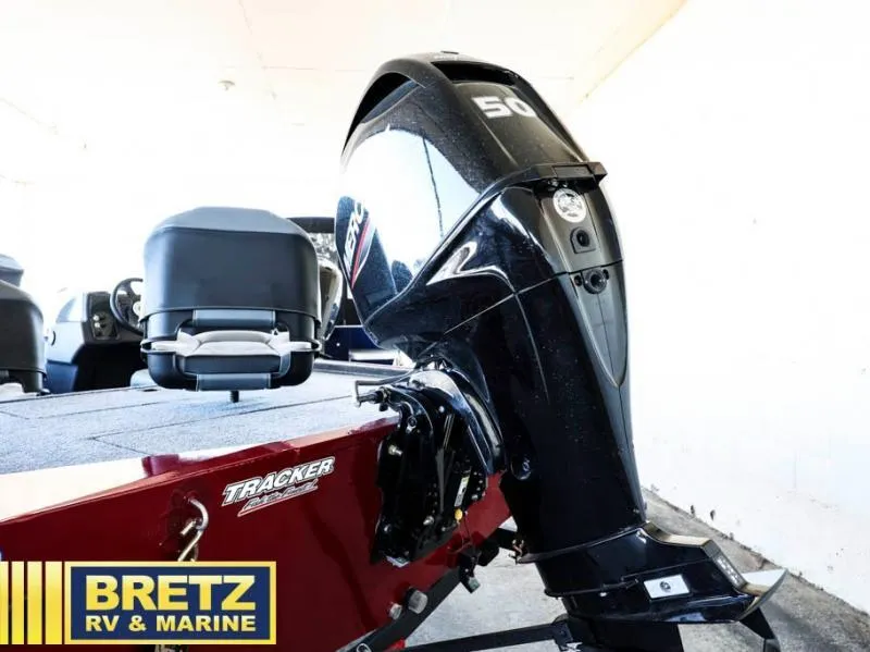 Slide: The Image of Tracker Bass Tracker Classic XL 2026 - 7