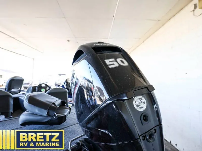 Slide: The Image of Tracker Bass Tracker Classic XL 2026 - 8