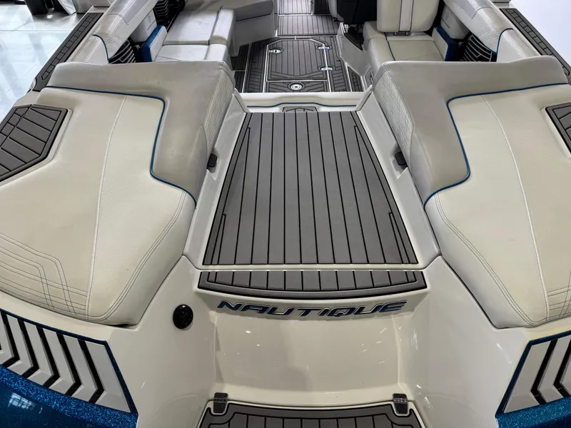 Slide: The Image of Nautique Super Air Nautique G23 2018 - 10